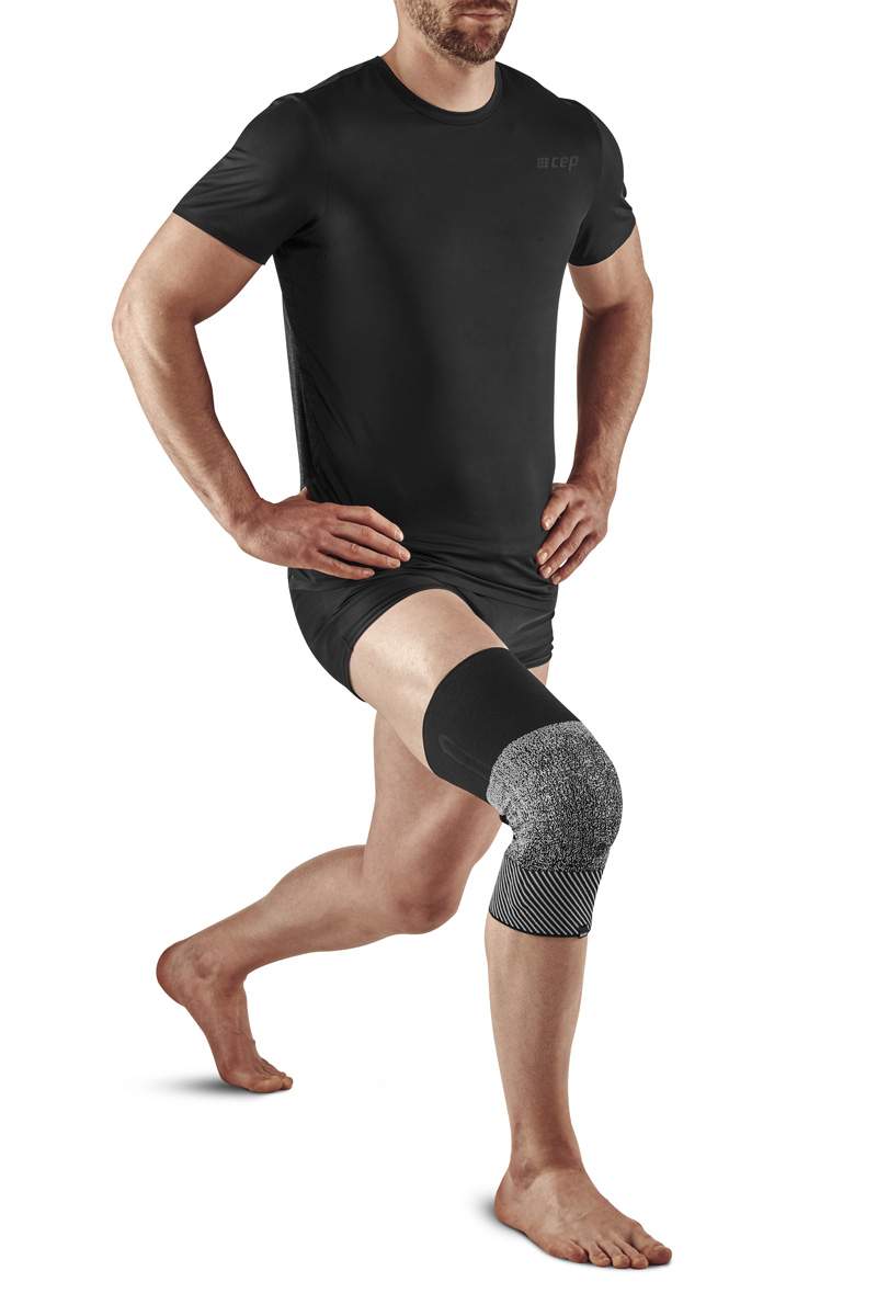 http://cepsports.co.uk/cdn/shop/files/cep-max-support-knee-sleeve-men-black-white-wo64bg-front-model-web_1.jpg?v=1703262294